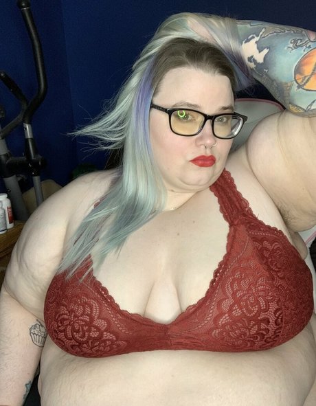 adenahx sexy pornstar pictures