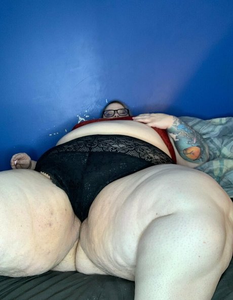 adenahx sexy actress pictures