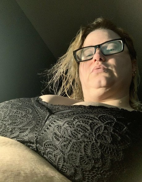 adenahx high quality actress photos