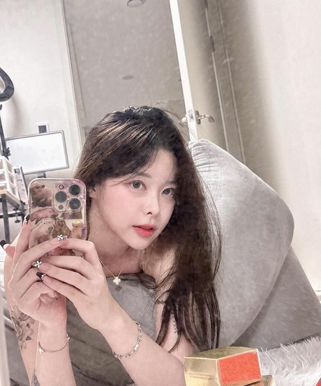 s dust_ hd actress pic