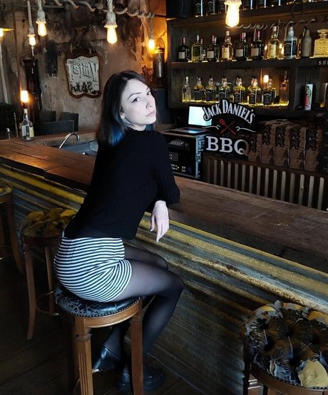 Thais joga pornographic model picture