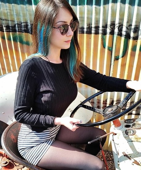 Thais joga xxx star pic