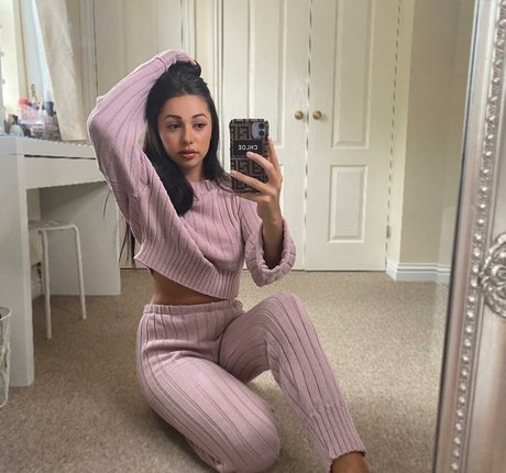 Chloe Reynolds porn actress galleries