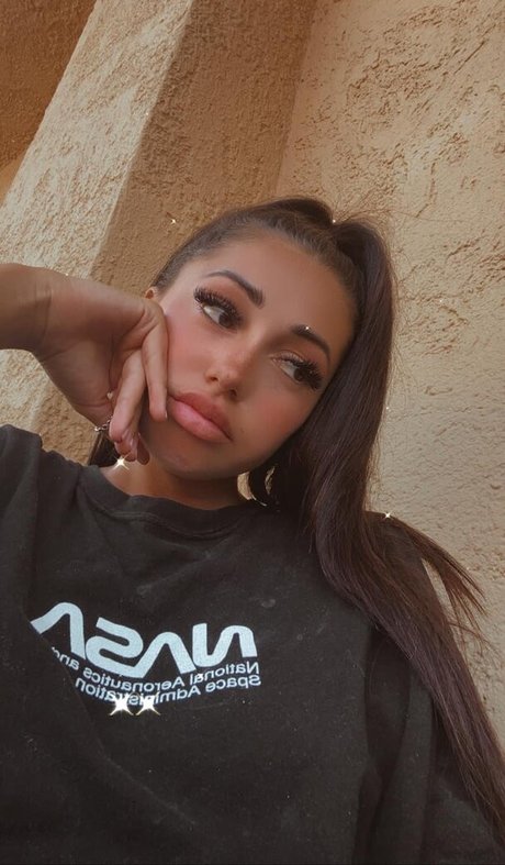 Chloe Reynolds star pornographic pics