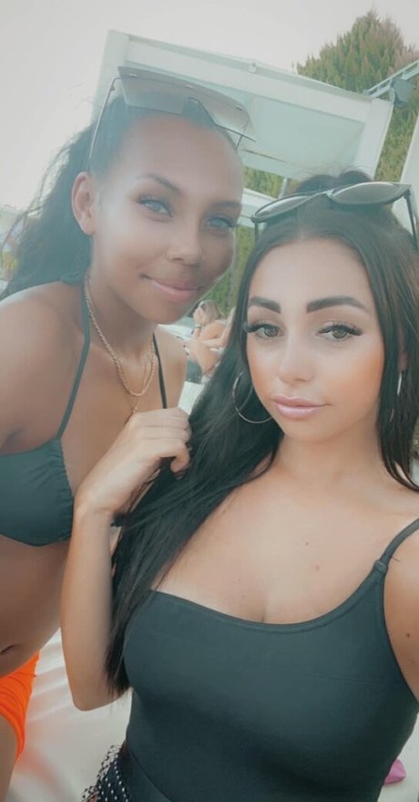 Chloe Reynolds nice model pic