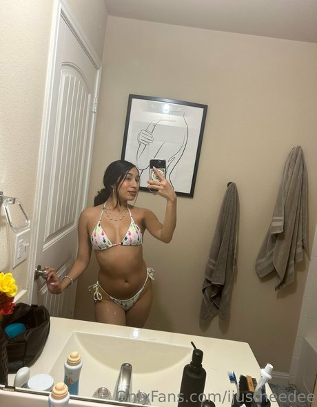 ijustneedee nude actress photos