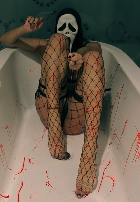 Kiarastrawuwu model pornographic images