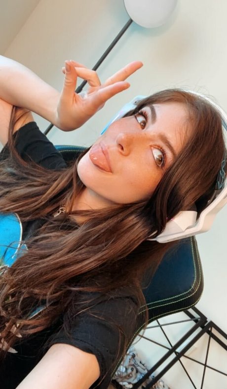 Chrissy Costanza free star photos