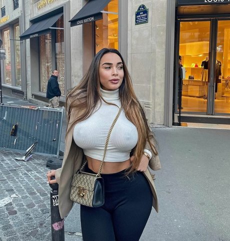 Ester Ana Batista star exclusive photo