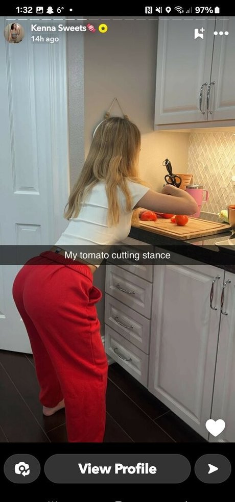 Kenna Sweets naked pornstar image