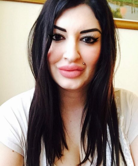 elisabetta mediterraneagirl model erotic galleries