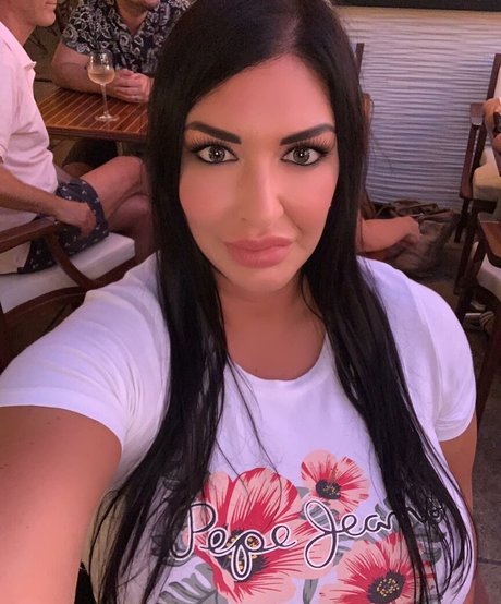 elisabetta mediterraneagirl pretty star img