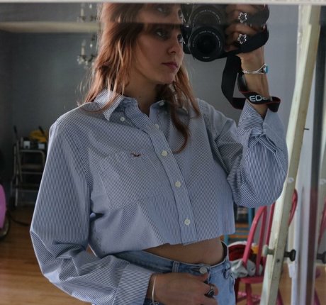 Autumn Brianne art star pic