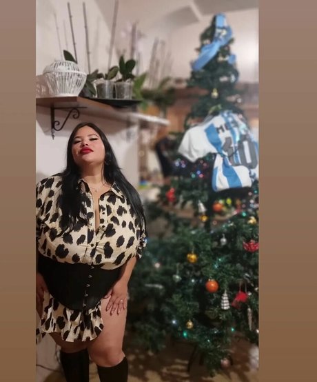 Naty Mari top model picture