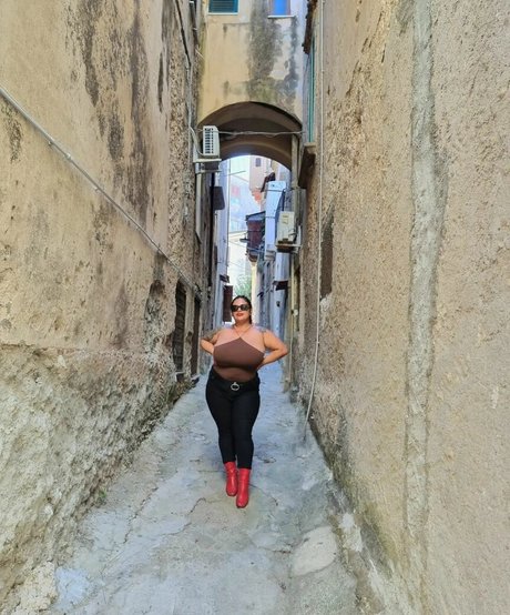 Naty Mari nice model pictures