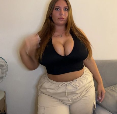 ellierobsxx porn star image