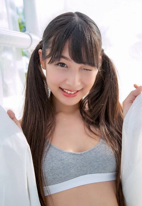 Kawasaki Aya sexy actress photo