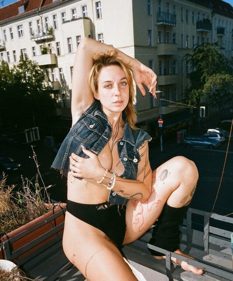 keterakete69 naked pornstar gallery