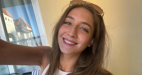 YellowMinimum6204 pornographic actress photo