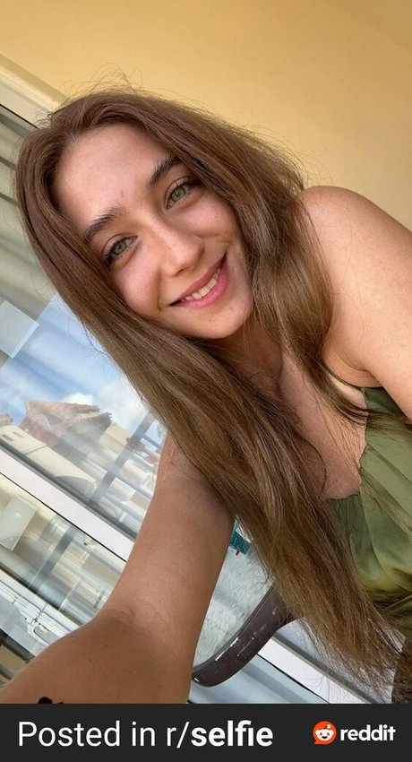 YellowMinimum6204 model beautiful image