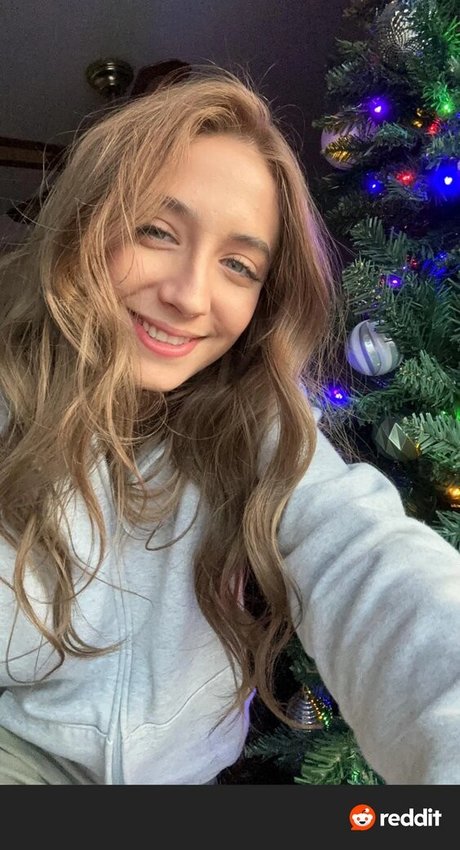 YellowMinimum6204 hot model gallery