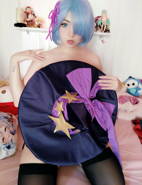 Oh No Anna exclusive actress picture