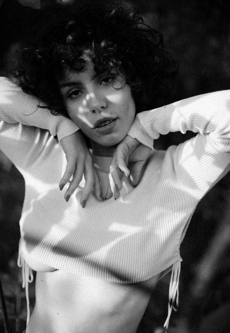 curlywiktoria pornstar art photos