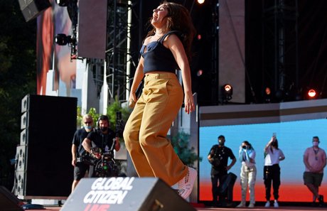 Alessia Cara perfect star photos
