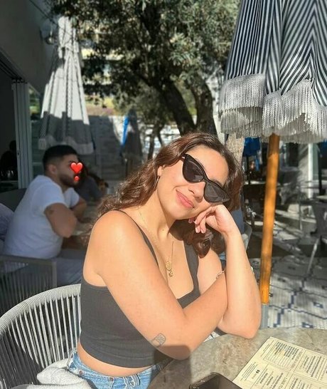 Alessia Cara beautiful pornstar pictures