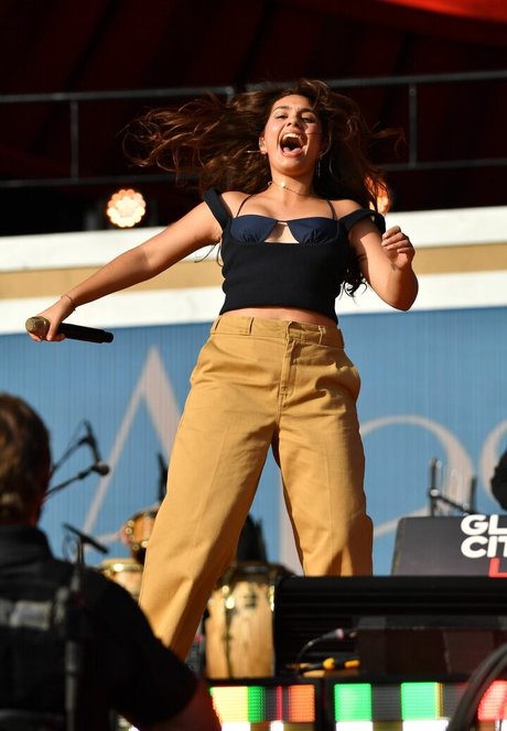 Alessia Cara sexy star photo