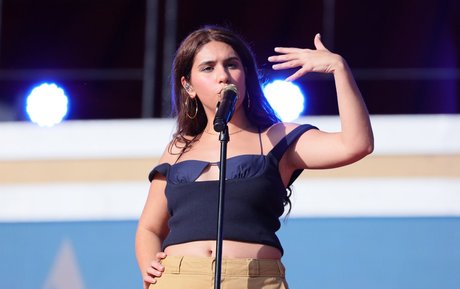 Alessia Cara model nice images