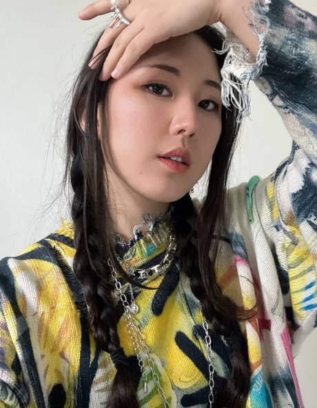 JisuArtist nude actress image