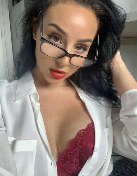 Marleymathers model sexy photo