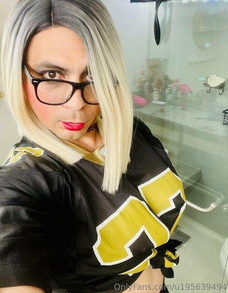 qosrachelcd model adult pic