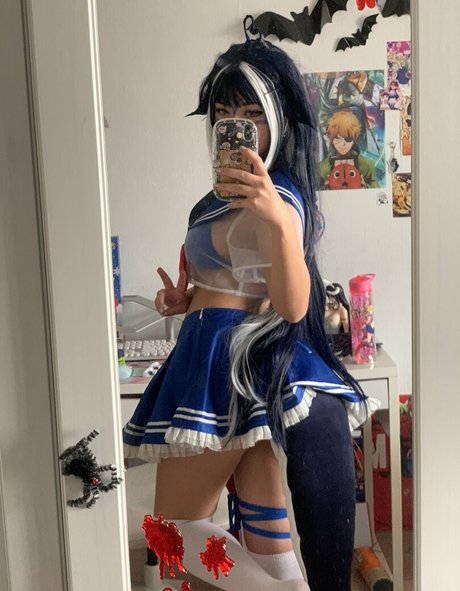 sspoekie nudes model picture