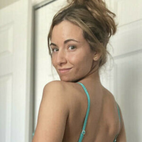 zoeinwonderland star pornographic picture