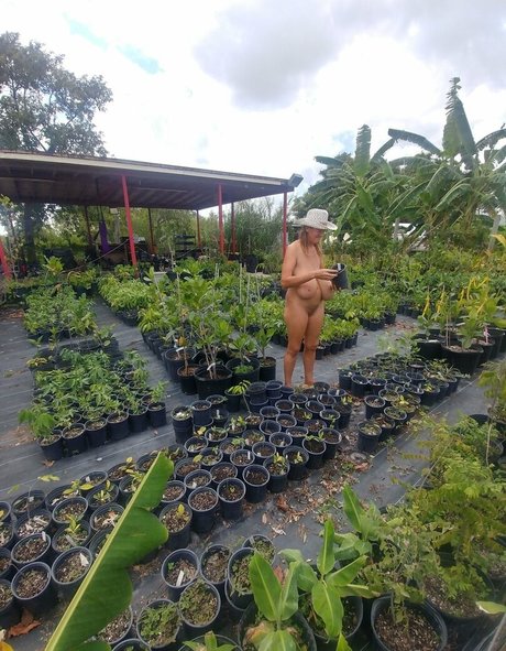 Busty Petra sexy pornstar photos