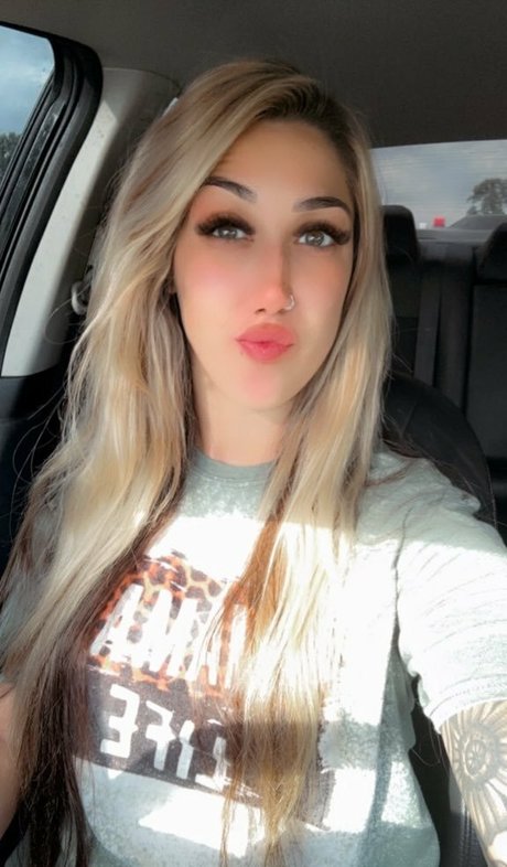 Kyybby pornstar adult pic