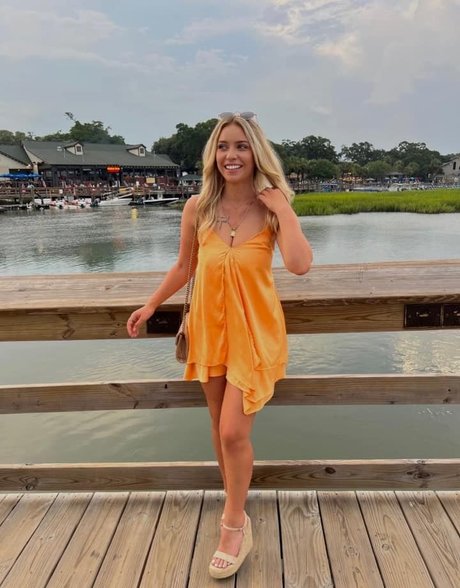 Caitlin Betterly sexy actress galleries