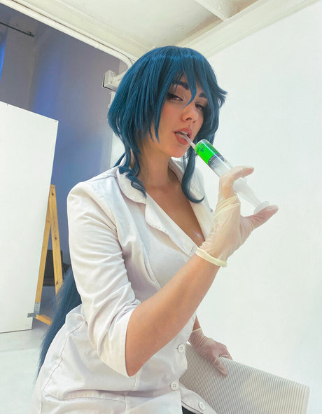 awesomi naked star pictures