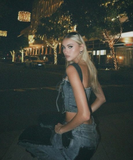 Summer Rose Hart model sex img