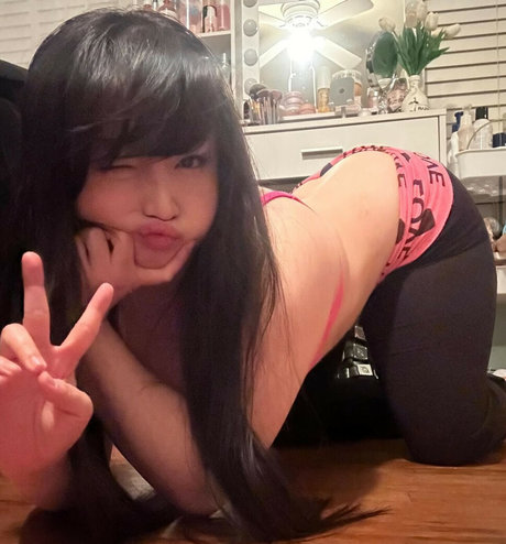 Le3nabae star hot picture