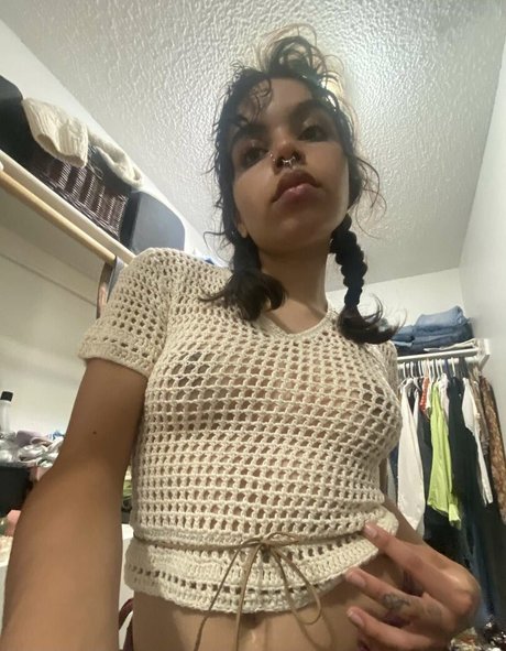 nosheylin nude model pics