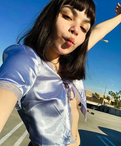 nosheylin pretty model gallery