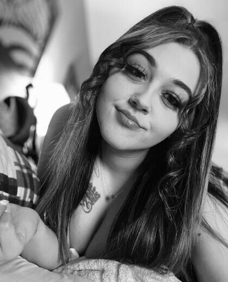 babyyb810 hot model image