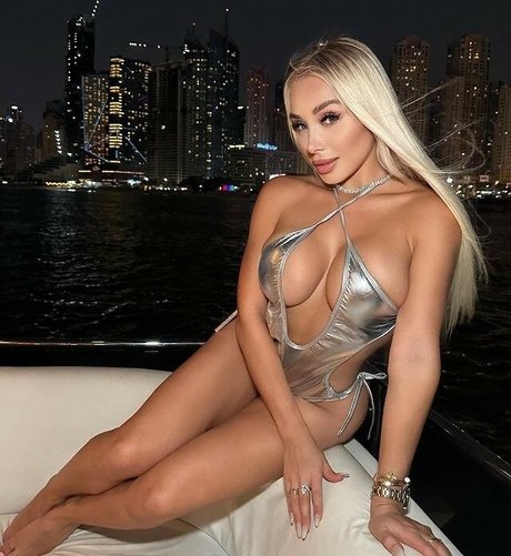 Daniella Chavez star art picture