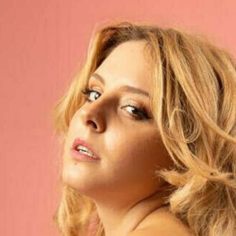 Giulia Leopardi sexy star image