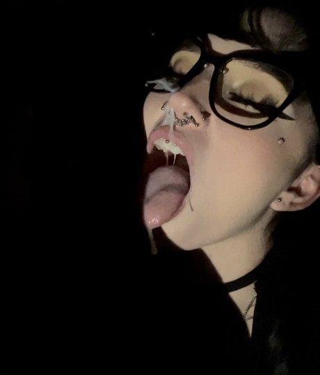 Emilyy Manson perfect model img