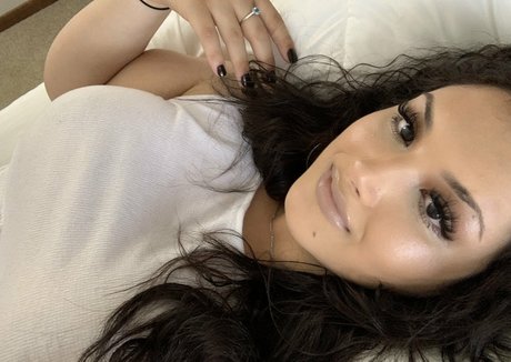 Mia Lombardi model nudes archive