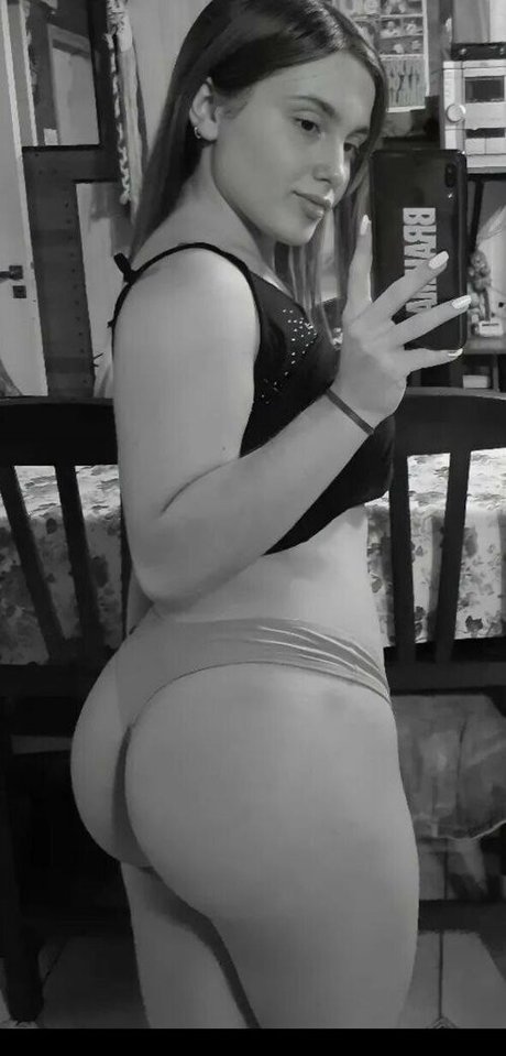 Melina Guida model sexy image